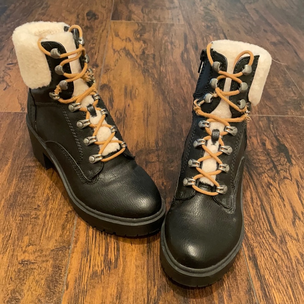 Faux fur lined booties